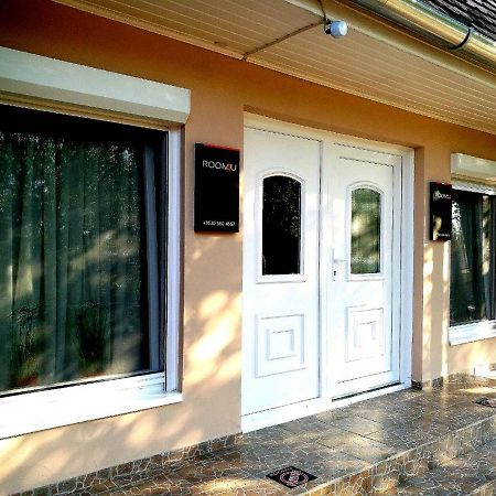 Room4U Apartment Balatonszárszó المظهر الخارجي الصورة