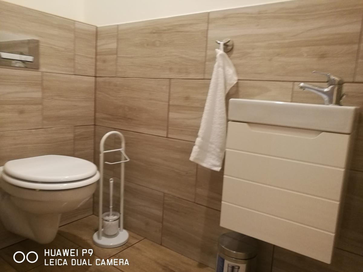 Room4U Apartment Balatonszárszó المظهر الخارجي الصورة
