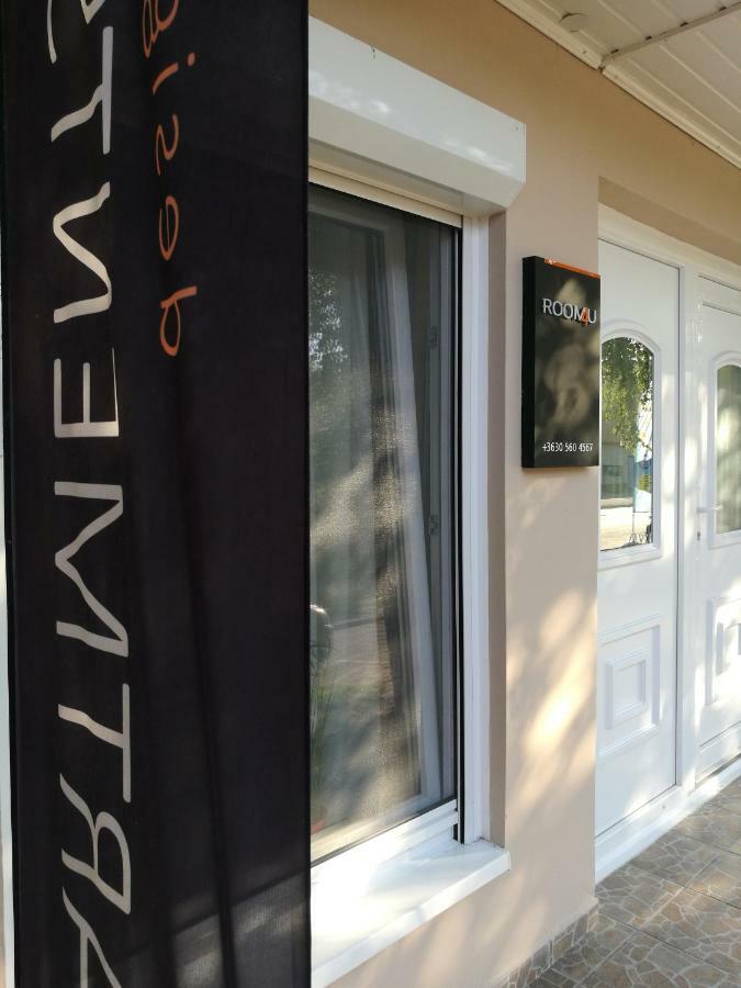 Room4U Apartment Balatonszárszó المظهر الخارجي الصورة