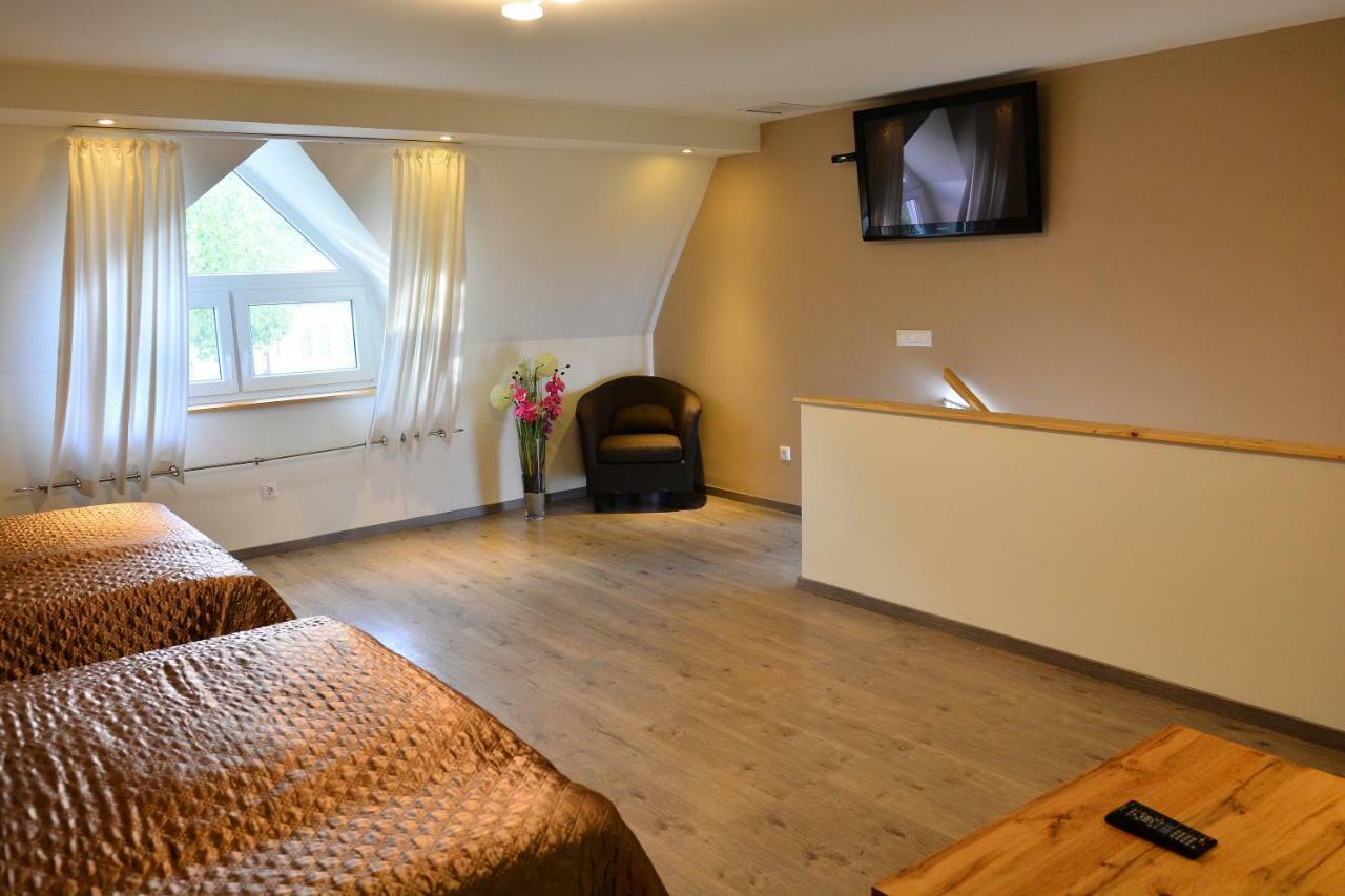 Room4U Apartment Balatonszárszó المظهر الخارجي الصورة