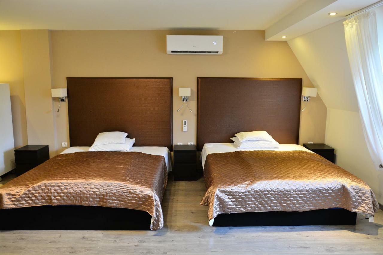 Room4U Apartment Balatonszárszó المظهر الخارجي الصورة